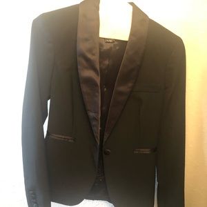 Body by Victoria black blazer